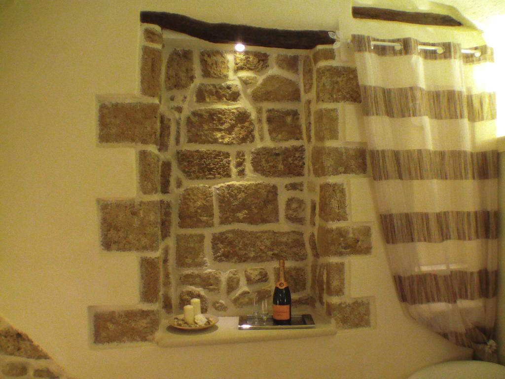 Bed and Breakfast La Grotta Мезанье Экстерьер фото